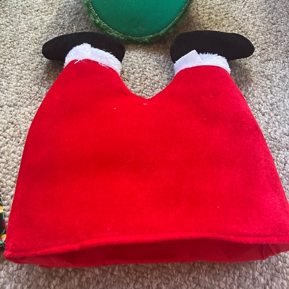 Collection of four Christmas hats and a tie. Excellent used condition. - Picture 9 of 10